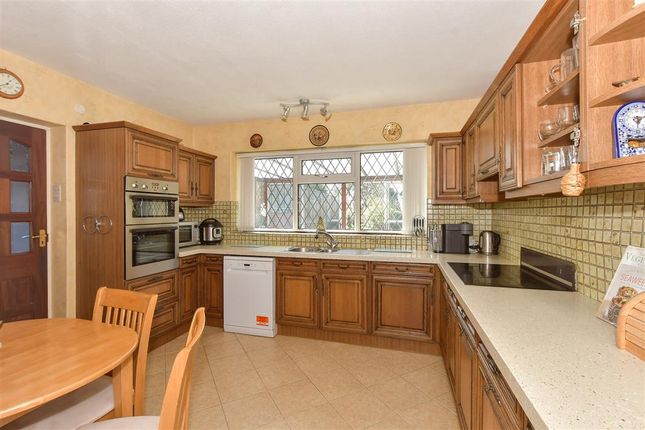 2 bed detached bungalow