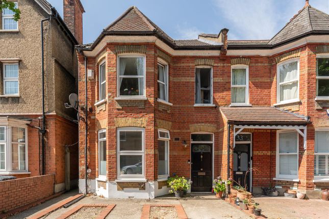 St. James Avenue, Ealing 2 bed apartment for sale