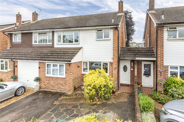 Crouch Oak Lane, Surrey KT15 3 bed house for sale