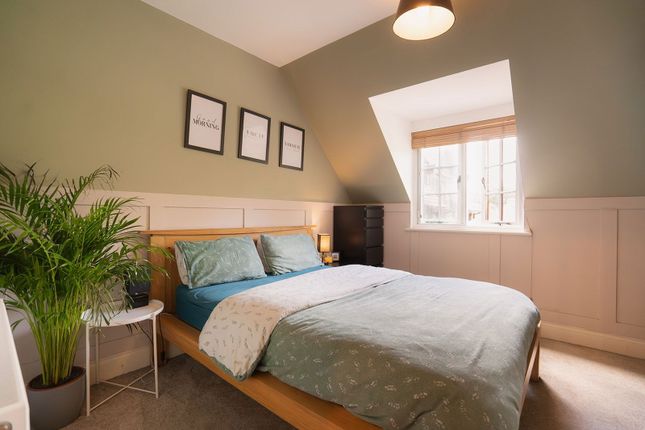 London Road, Etchingham TN19 2 bed flat for sale