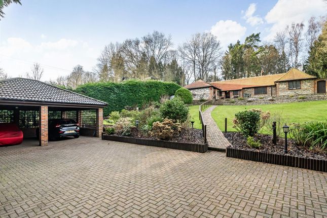 Rucklers Lane, Kings Langley 4 bed detached house for sale