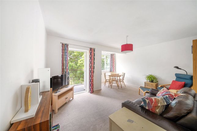 3 bedroom flat for sale