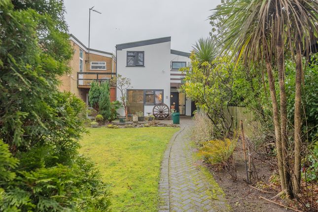 3 bed detached house