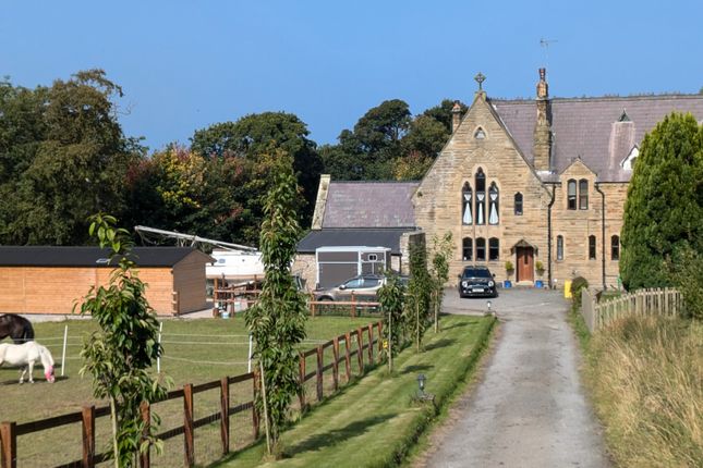 4 bed link detached house