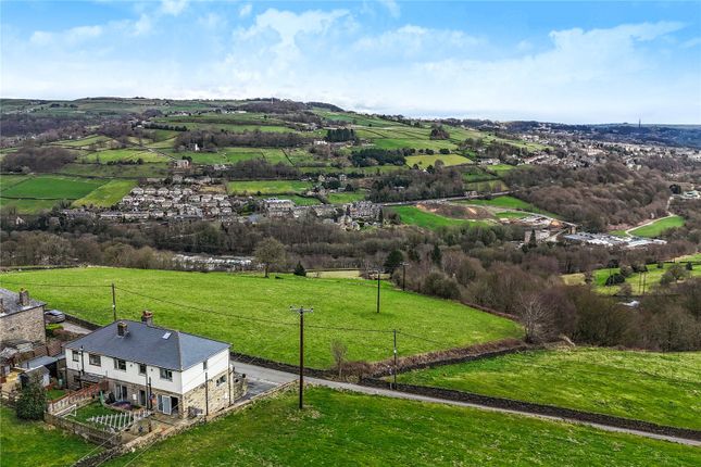 Acre Lane, Luddendenfoot, Halifax... 4 bed semi
