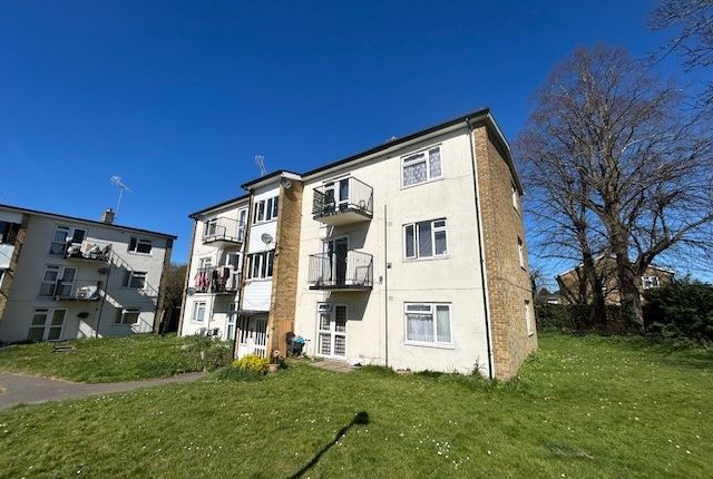 Days Mead, Hatfield AL10 2 bed flat for sale