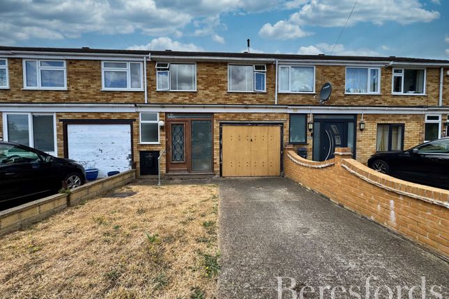 Sexton Close, Rainham, RM13 3 bed terraced house for sale