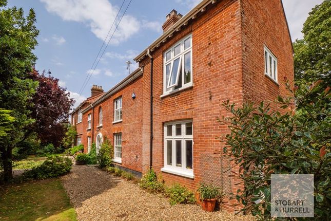Yarmouth Road, Norwich NR13 6 bed detached house for sale
