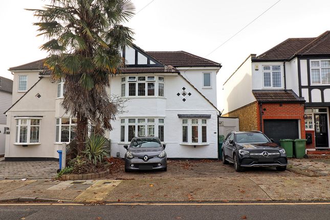 Mashiters Walk, Romford, RM1 4 bed semi