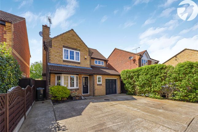 Bullivant Close, Greenhithe, Kent, DA9 4 bed detached house for sale