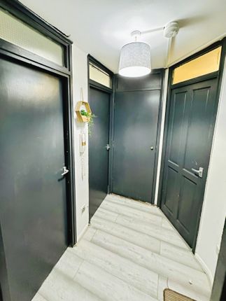 Gurney Close, London IG11 2 bed flat for sale