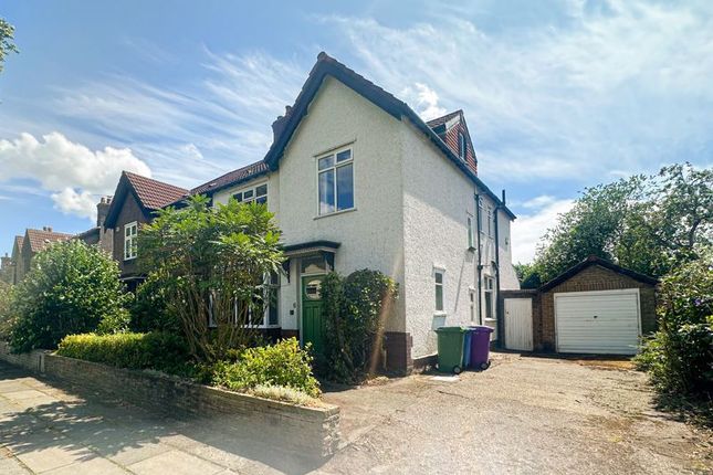 5 bedroom semi-detached house for sale