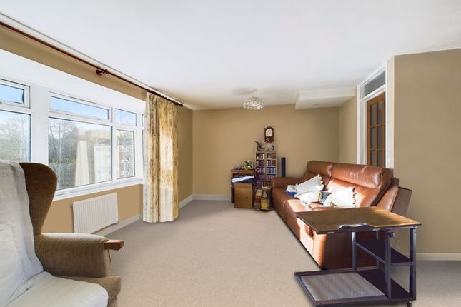 Oakum court, Chatham 3 bed flat for sale