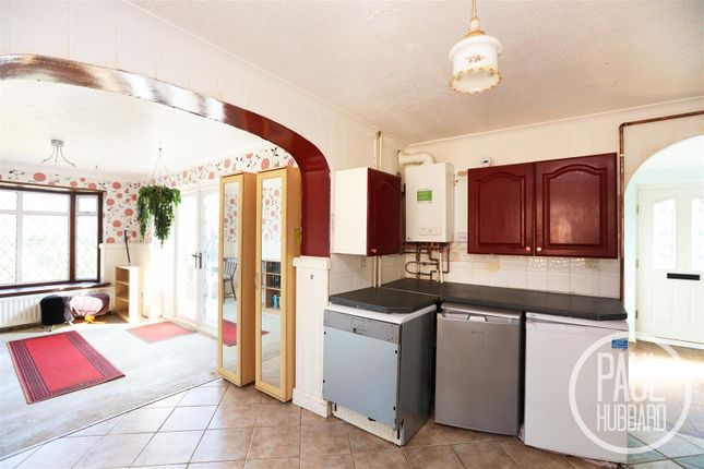 25 Catchpole Close, Kessingland, NR33... 2 bed detached house for sale