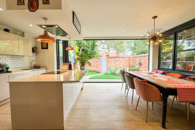 2 bedroom coach house for sale