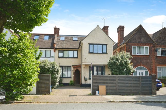 3 bedroom ground floor flat for sale