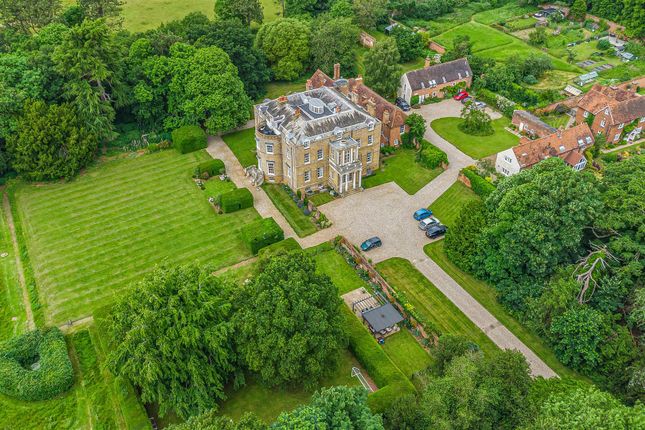 5 bedroom country house for sale