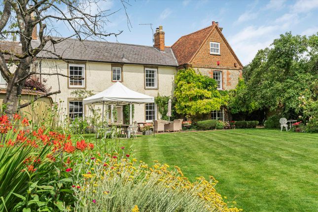 5 bedroom semi-detached house for sale