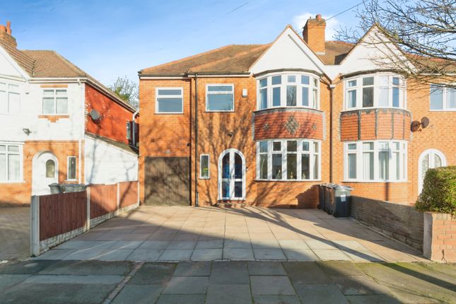 5 bedroom semi-detached house for sale