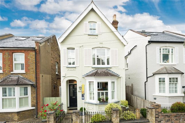 Wolsey Road, Esher, Surrey, KT10 3 bed detached house for sale