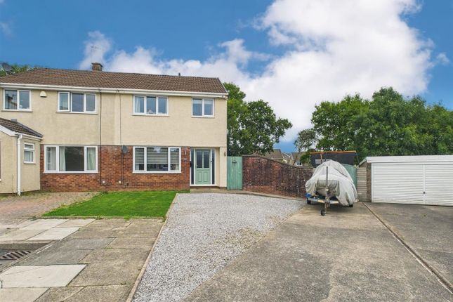 Ffordd Y Dderwen, Bridgend CF31 3 bed semi