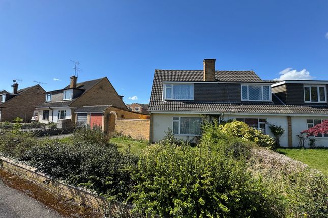 Olde Farm Drive, Blackwater, GU17 3 bed semi