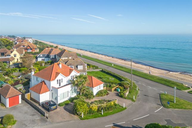 4 bed detached house