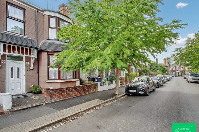 Beresford Road, London, N2 3 bed terraced house for sale