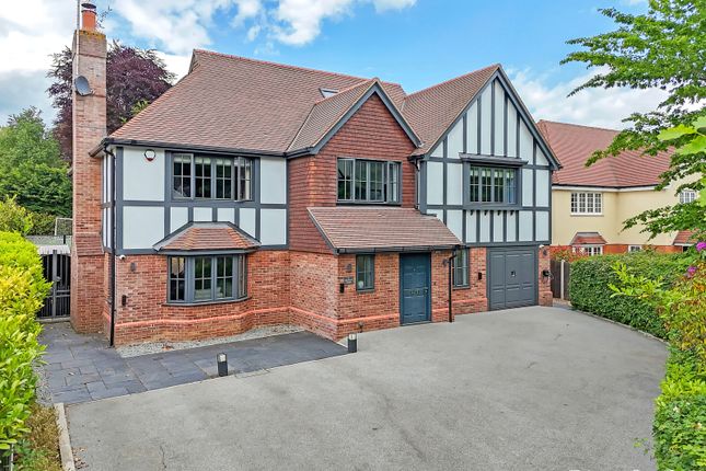 Longaford Way, Hutton Mount, CM13 5 bed detached house for sale