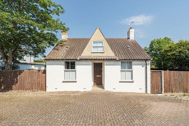 2 bedroom detached house for sale