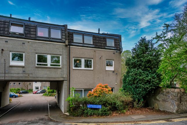 Craigton Court, Aberdeen, AB15 2 bed flat for sale