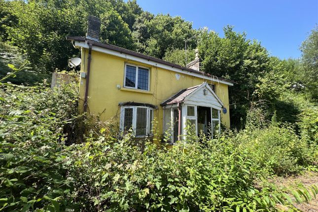 Llangennech, Llanelli 2 bed detached house for sale