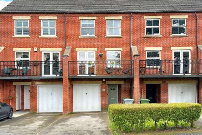 Cameron Lane, Fernwood, Newark 4 bed townhouse for sale