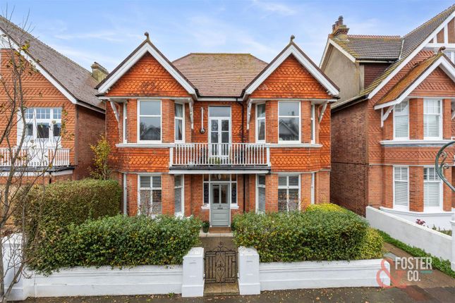 6 bedroom detached house for sale