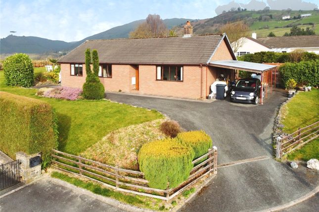 Y Fan, Llanidloes, Powys, SY18 4 bed bungalow for sale