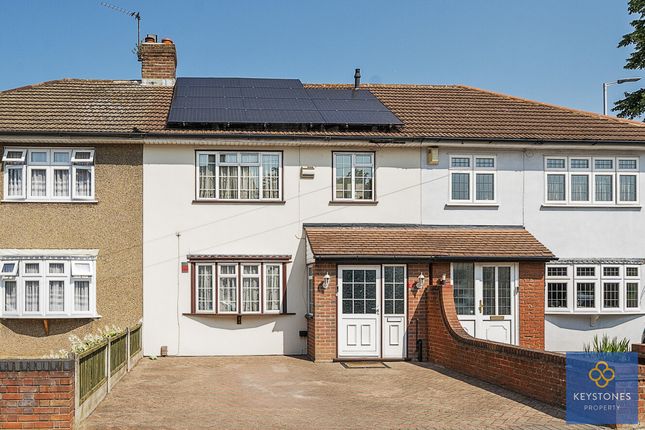 Dunster Close, Romford, RM5 3 bed terraced house for sale