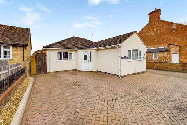 Upper Street, Buckingham MK18 3 bed bungalow for sale