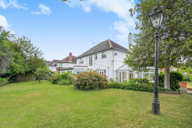 Chester Avenue, Surrey TW10 4 bed detached house for sale