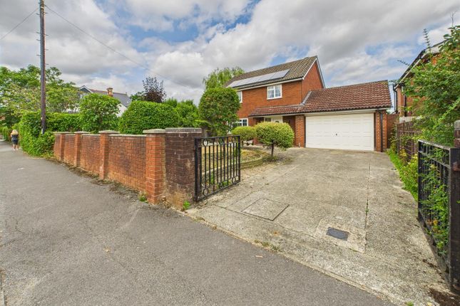 3 bed detached house