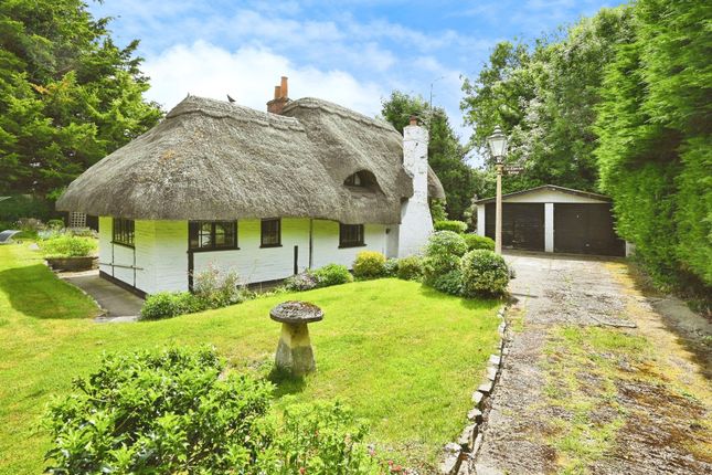 36a Elm Road, Reading RG6 4 bed cottage for sale