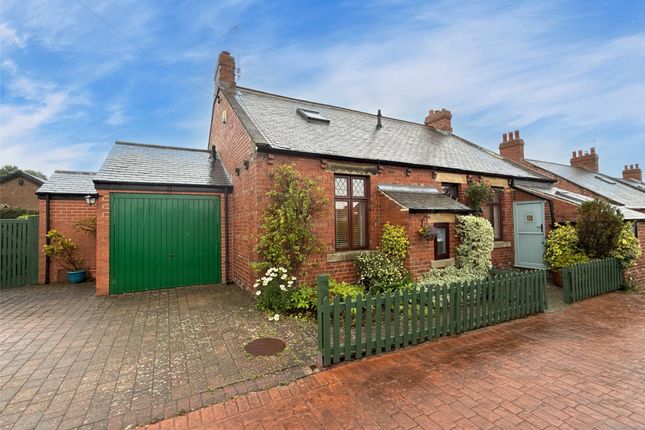 Spoors Cottages, Whickham, NE16 3 bed detached house for sale