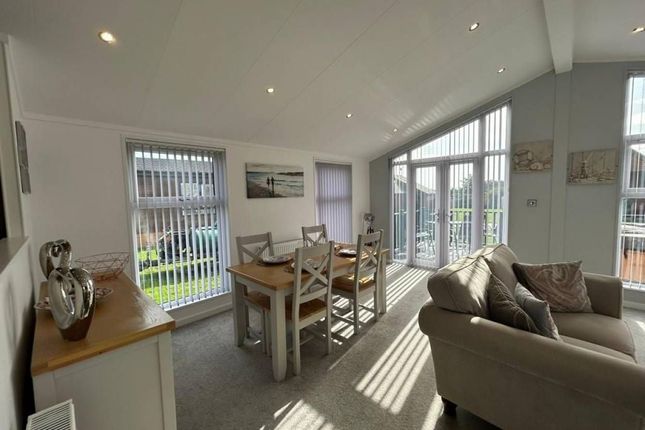 Fitling Hull 2 bed lodge for sale