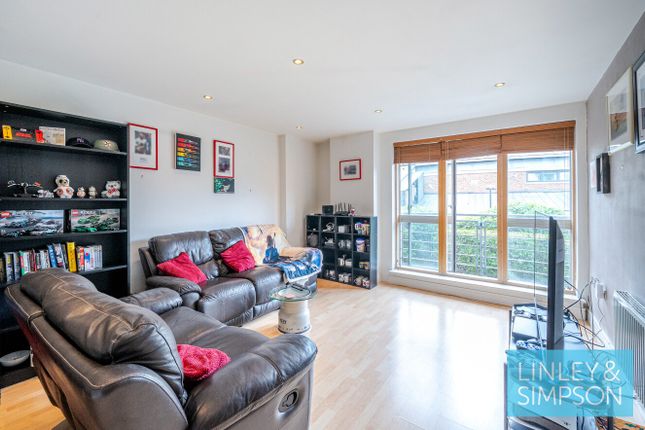ADMIRAL COURT, 8 BOWMAN LANE, LEEDS... 2 bed flat for sale