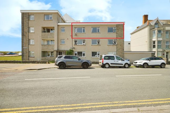 3 bedroom flat for sale