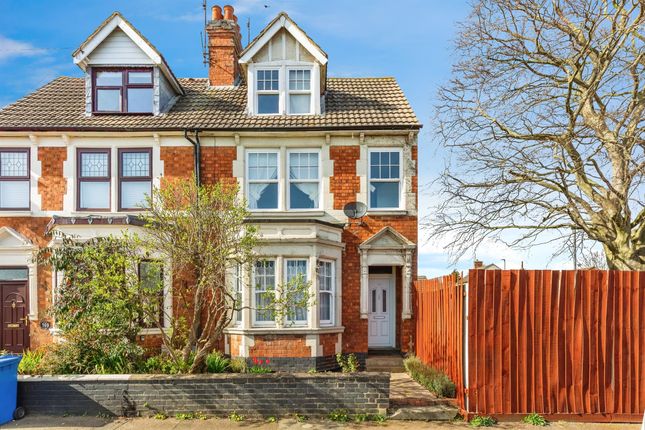 4 bedroom end of terrace house for sale