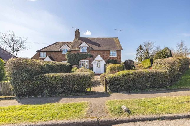 Layters Close, Chalfont St Peter SL9 4 bed semi