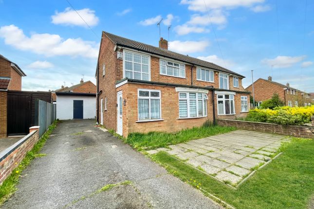 Summers Road, Luton, Bedfordshire... 3 bed semi