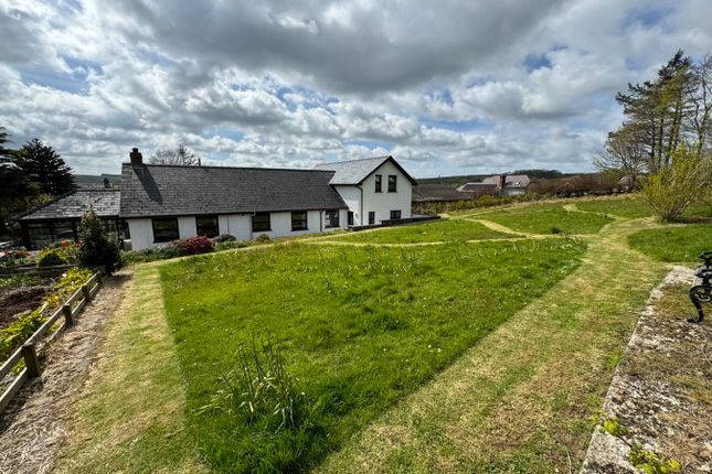 Talgarreg, Llandysul, SA44 5 bed property with land for sale