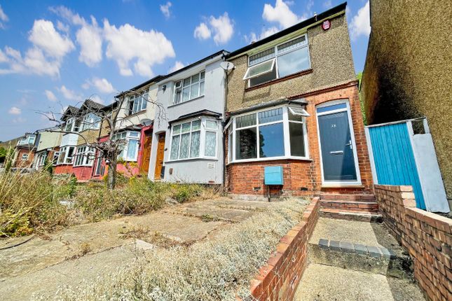 Richmond Hill, Luton, Bedfordshire... 2 bed end of terrace house for sale