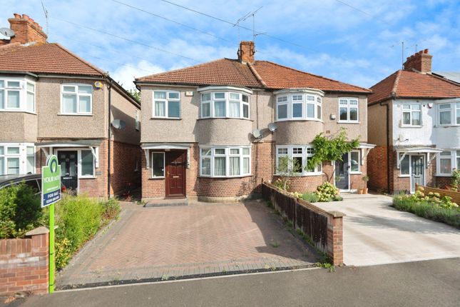 Kneller Gardens, Isleworth TW7 3 bed semi